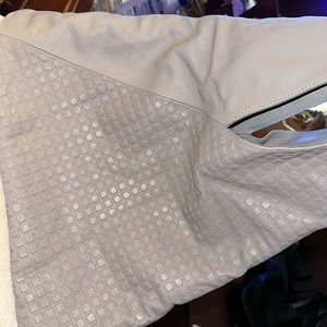Grey/silver medium/large shoulder bag